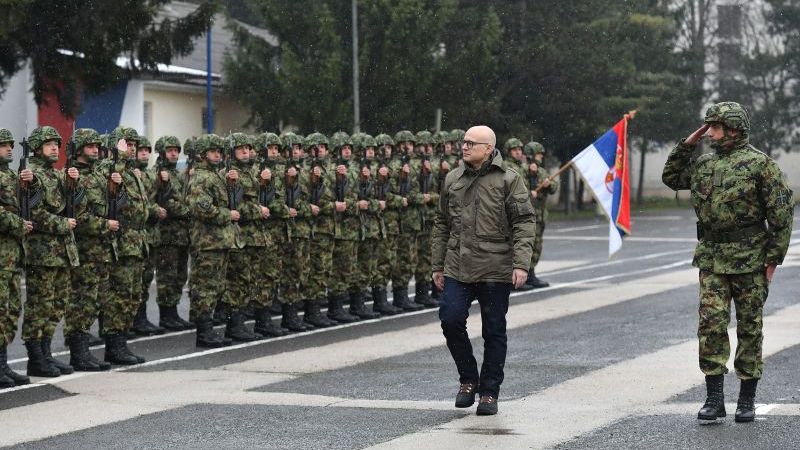Vučević obišao Treću brigadu kopnene vojske i Mešovitu artiljerijsku brigadu